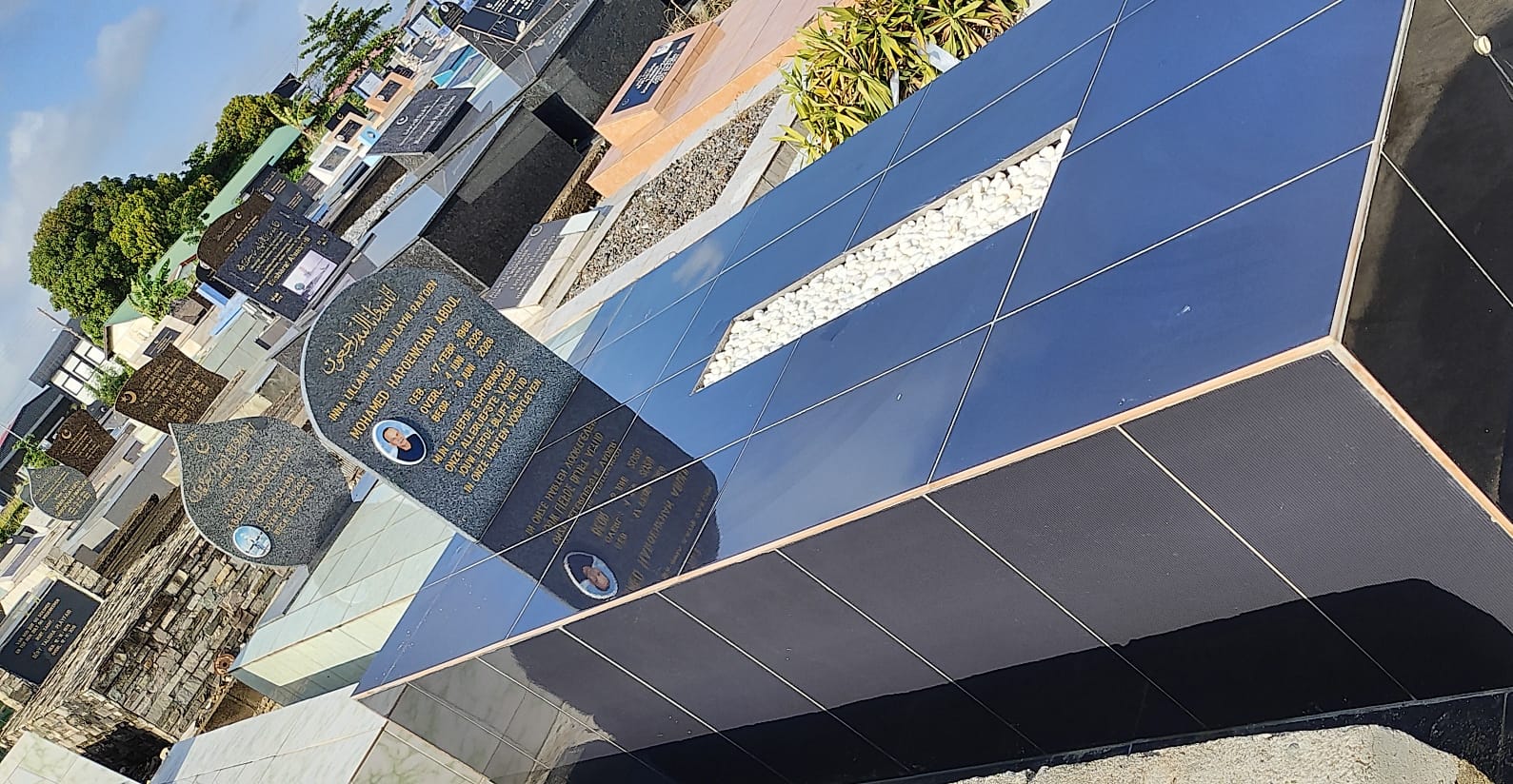 Wide view of the resting place